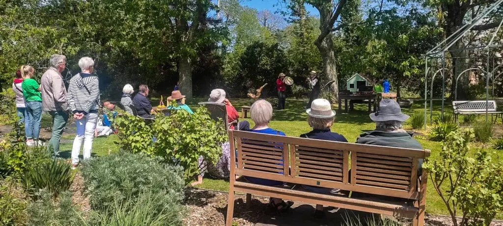 concert dans le jardin des vergers de kermao