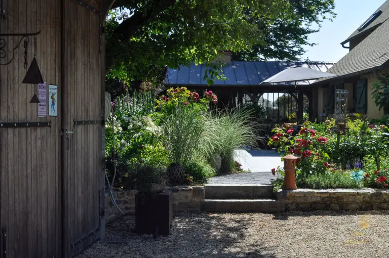 muret pierres marches jardin terrasse atelier