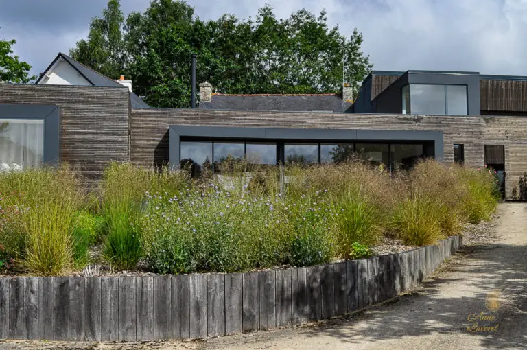 maison bois soutenement traverse bois jardin